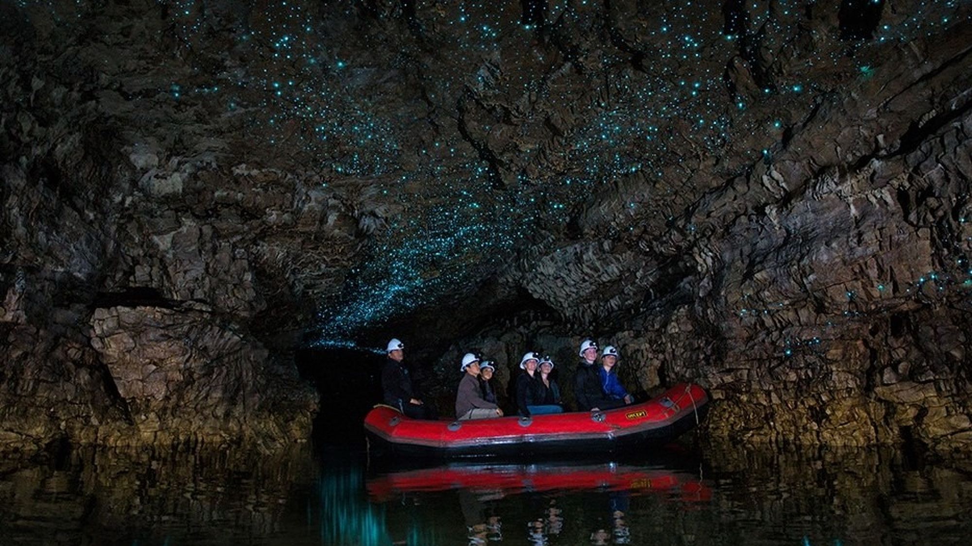 Glowworm cave explorer